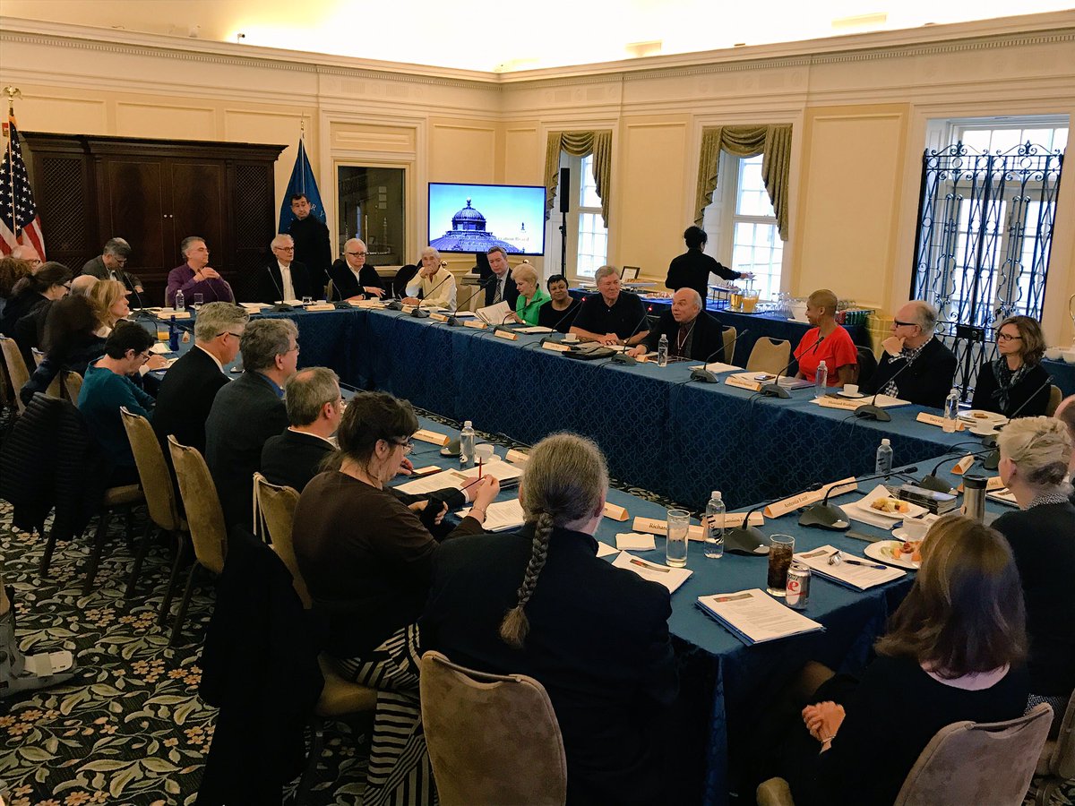 LibnOfCongress's tweet photo. It is an honor to welcome the National Film Preservation Board incl Emmy award winner @AlfreWoodard to the @librarycongress this morning. https://t.co/pp0eqVLO5a