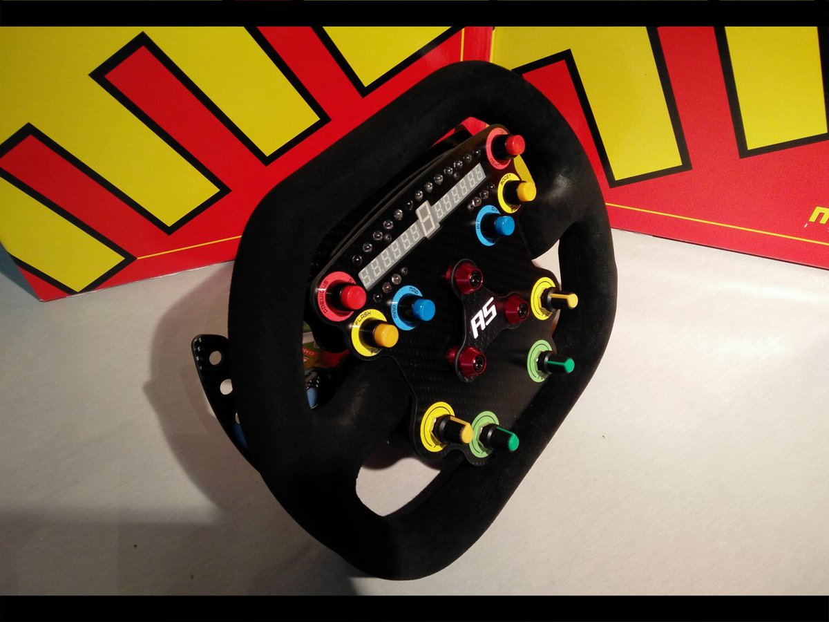 Astroxyn's tweet image. Testing something new. Because why not ! #simracing #asdesign @Astroxyn @MomoMotorsport