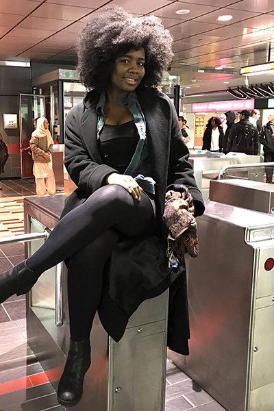 Notre look de métro cette semaine: Magella <a href="/Guy/">Guy Malachi 🚀</a>-Concordia <a href="/LolittaDandoy/">Lolitta Dandoy</a> #lookdemetro