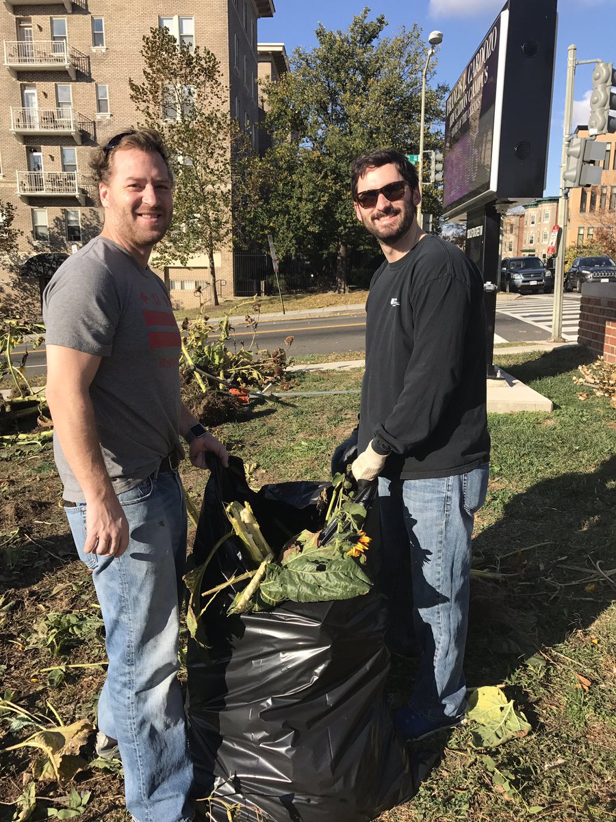 lexineaman's tweet photo. #friday4good with @TwitterDC https://t.co/NmmNBDwnrN