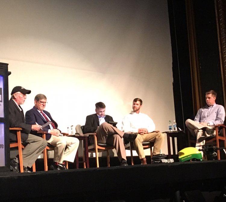 WRALTechWire's tweet image. Panel discussion on agribusiness innovation gets started at #GigEast #ExecExchange in #WilsonNC