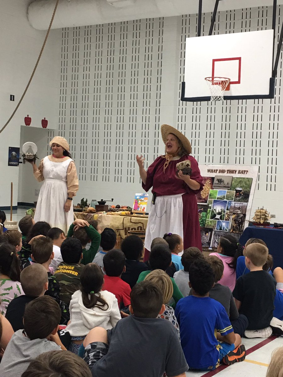 kt_techr's tweet image. Second graders learning about water in the Frontier Life program. #DWEeagles