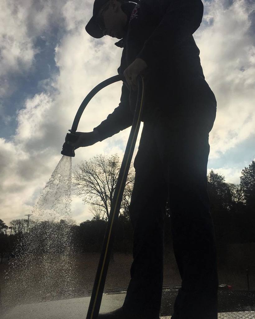 tpc2f's tweet photo. Truck washing. Not fighting fires. #fogfortrucks #smoothattack #tennessee #firefighter #fa… https://t.co/2vYISXDzCv https://t.co/fta5EjZ5y8