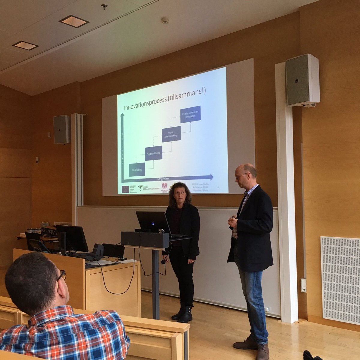 CGillsjo's tweet photo. Spännande utbyte vid presentation av Skaraborgs Hälsoteknikcentrum, #SIM2020  @HogskolanSkovde på @MedTechWest https://t.co/3Xr3DDDVBX