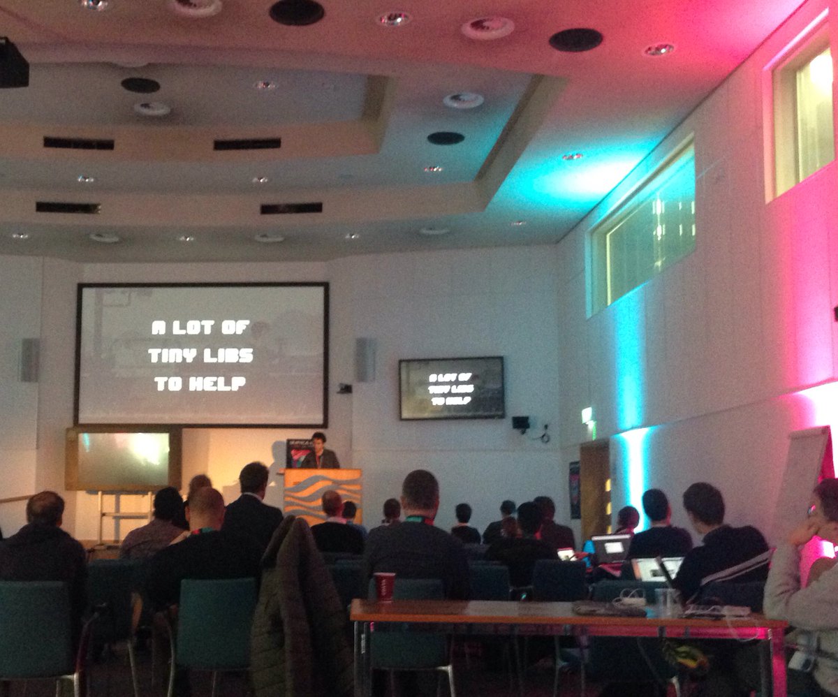 TheGraphicalWeb's tweet image. Love the #8bit visuals from @raphamundi. Great talk! Don’t forget to share your #gifs with us :)