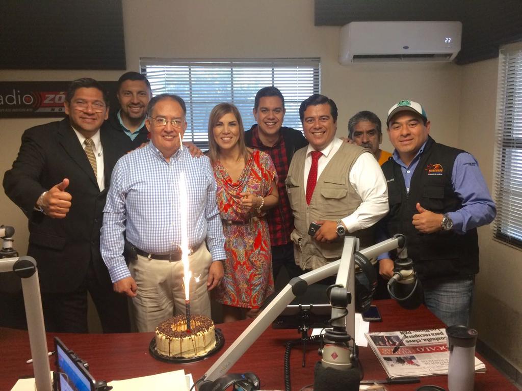 sonianel's tweet photo. Felicidades a Don Carlos Agundiz @jcagundiz  x su cumpleaños Dios lo bendiga @cashito27 @elshowdelpato @hagundis 🎊 https://t.co/Gd0ybb9cfc