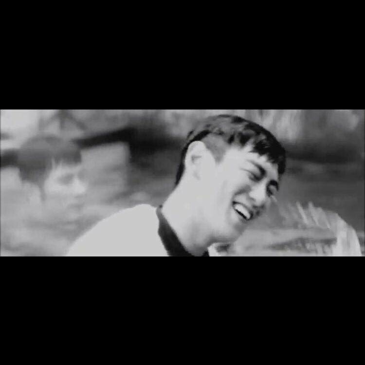 3115_nn's tweet photo. ชอบเวลาทาบิยิ้มแบบนี้ที่สุด 💜 คุณผีของเค้าน่ารักมากเลย 🙆🏼 #happyTOPday #TBD16 https://t.co/Z4up3aH3yA
