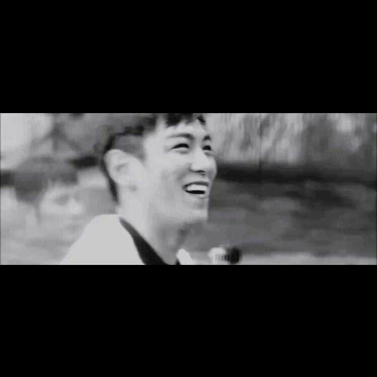3115_nn's tweet photo. ชอบเวลาทาบิยิ้มแบบนี้ที่สุด 💜 คุณผีของเค้าน่ารักมากเลย 🙆🏼 #happyTOPday #TBD16 https://t.co/Z4up3aH3yA