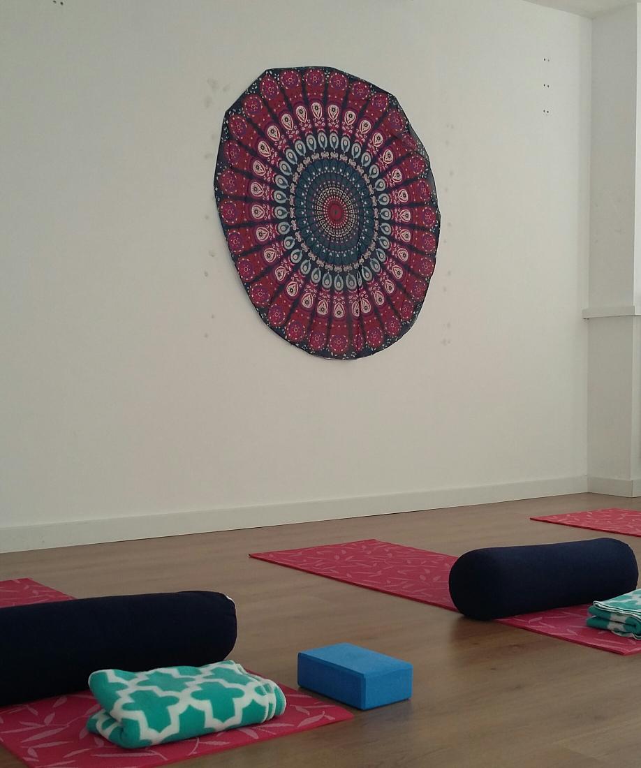 UnwindEdinburgh's tweet photo. Fab first Yin yoga class this morning! Such a lovely group 💜 Get in touch to book yor mat for next Friday! https://t.co/8F1Or9NAGa