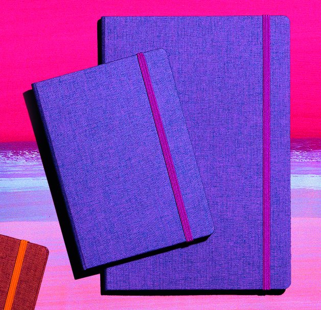 fabriano_btque's tweet photo. #EcoQua #LimitedEdition #PINK Nuovi Taccuini #EcoQua con copertina rigida in #stoffa viola cangiante #FabNew https://t.co/z8qigdiFqQ