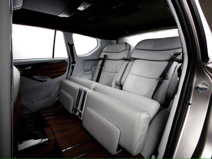 CarWhoops's tweet photo. @DCDesignIndia Can you believe that it's a Toyota Innova Crysta. Amazing Job DC Designs #modifiedcars https://t.co/9KAaloFmHO