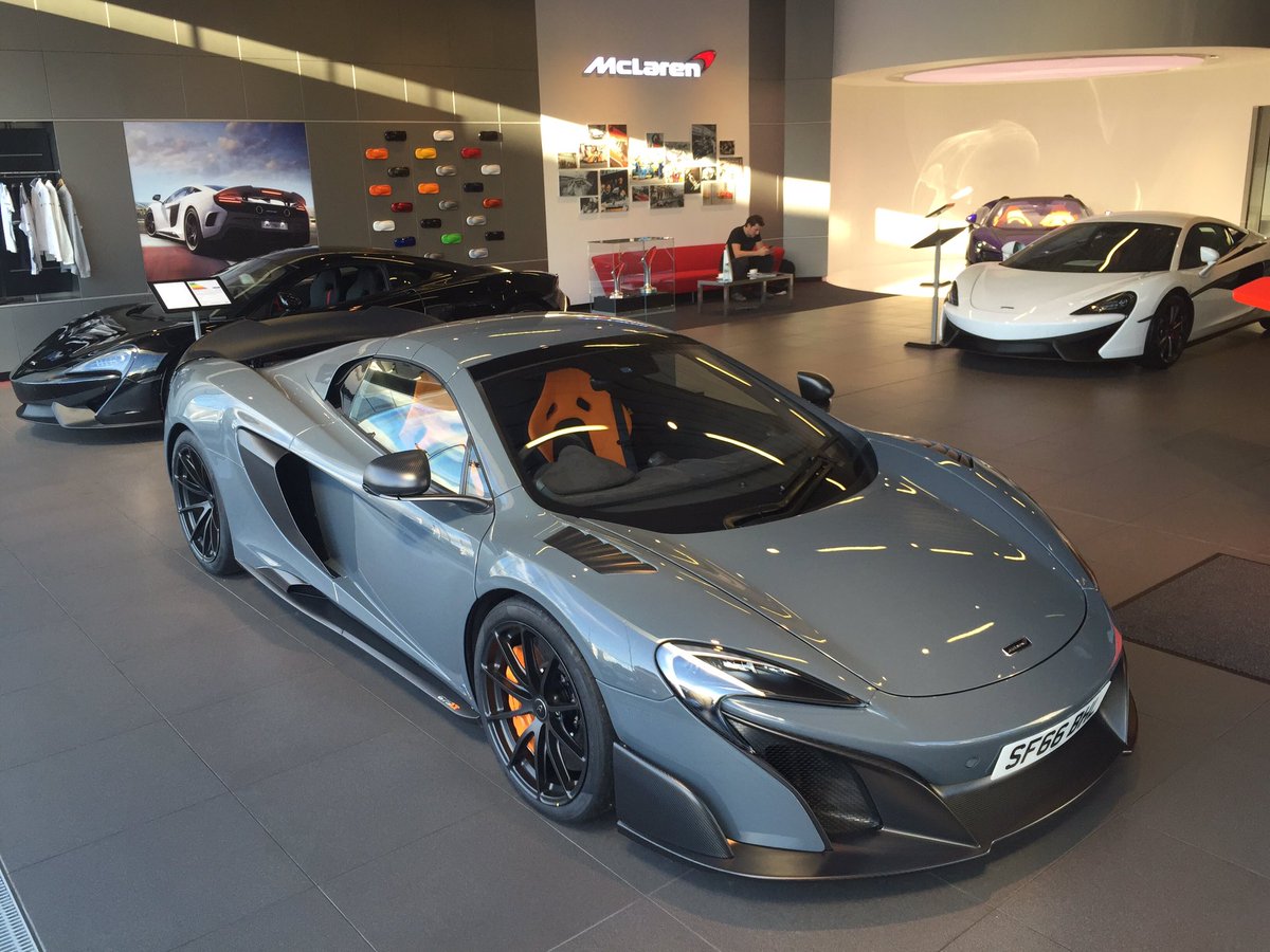 Talking cars over coffee w/ Craig Handley &amp; the team <a href="/McLarenAuto/">McLaren Automotive</a> Glasgow. Easy to see why this is McLaren's global retailer of the year. 😬