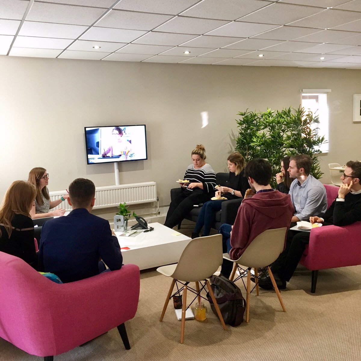 Our first 'Lunch &amp; Learn' session was held by <a href="/Rhianclicky/">Rhian Williams</a> - teaching the team about 2017 #webtrends