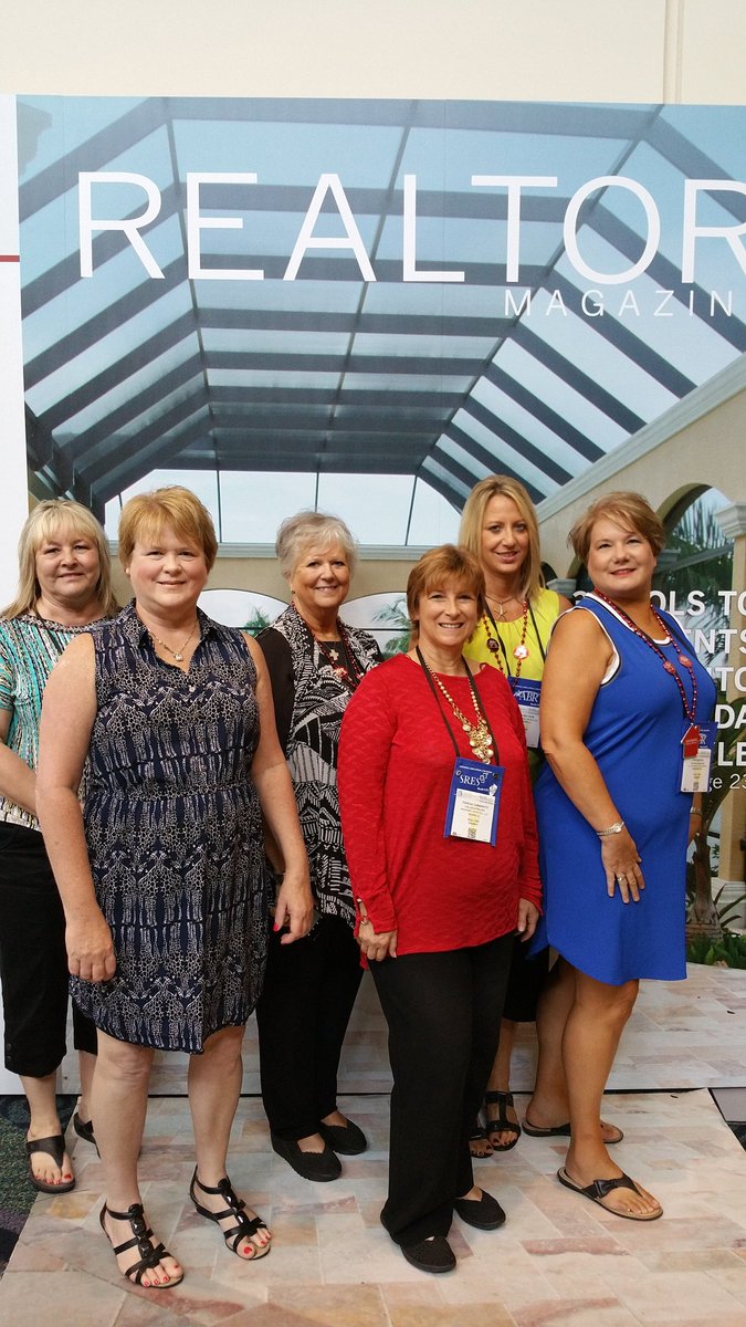 Ayn Bartok (AynBartok) Twitter