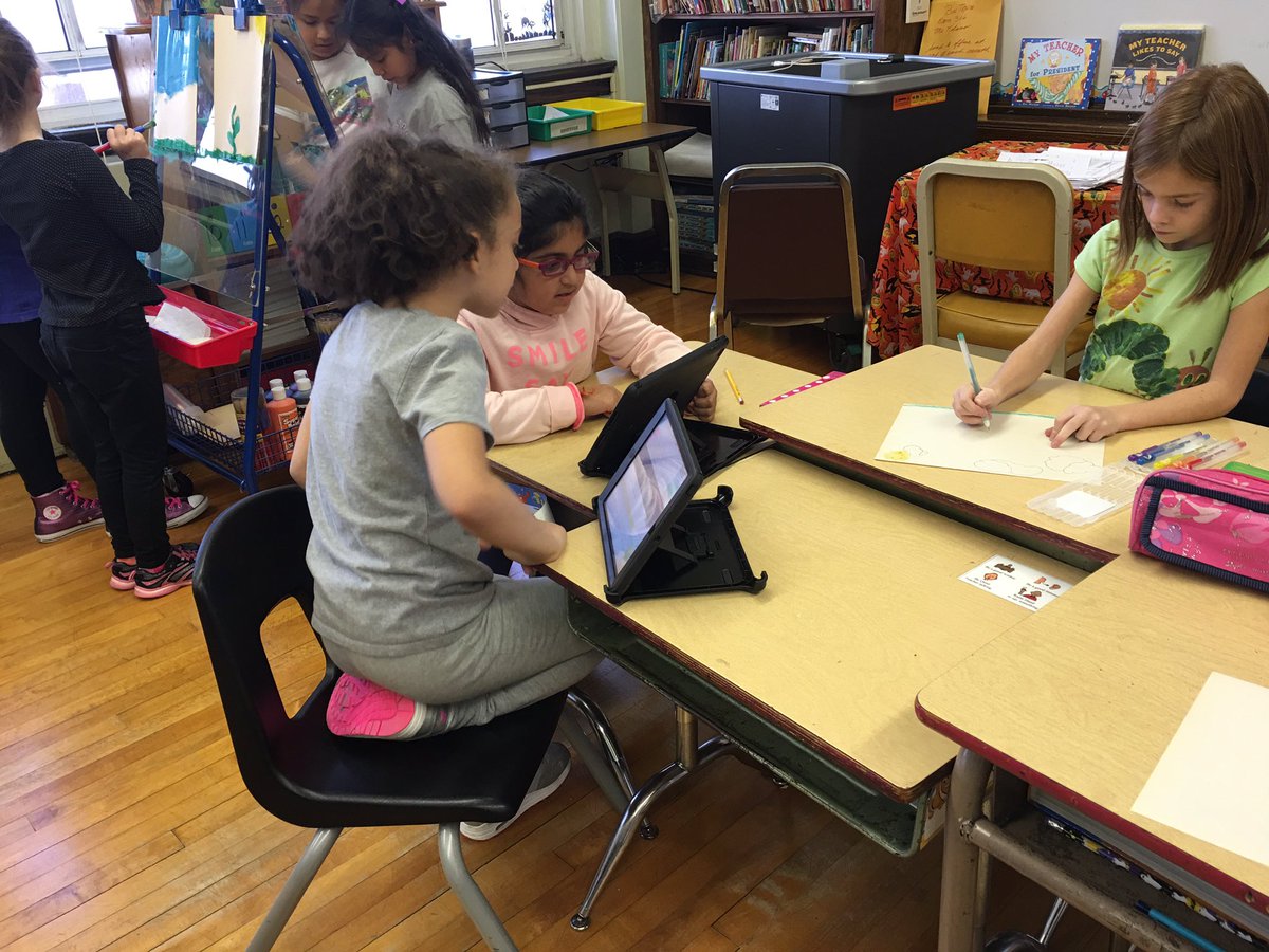 MsKolano's tweet image. So much tech and teamwork in centers today #WeeWorkTogether