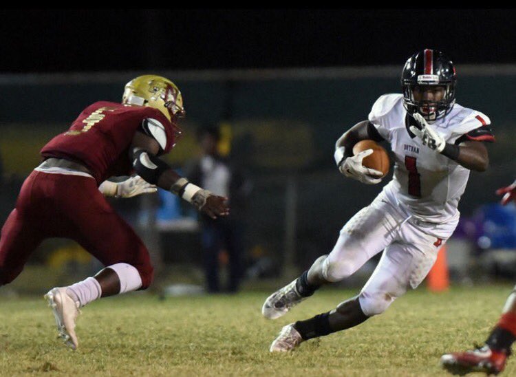 CoachTwill_'s tweet photo. Gameday👿🤘🏾 #RestEasyHerm https://t.co/UkLnHfwaqU