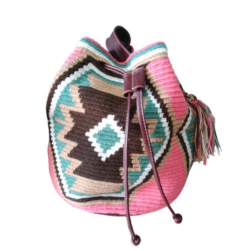 takeleather's tweet photo. This christmas your bag, will be an extension of your joy and projects for next year. Esta navidad tu bolso será una extensión de tu alegría https://t.co/VYLTjg2DiZ