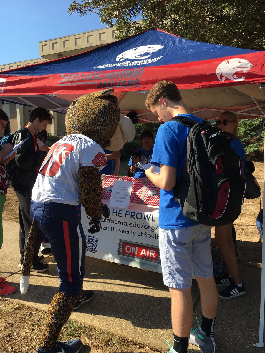 USACommDept's tweet photo. Make sure to come get your FREE Foos at the Comm Dept and support @ProwlRadioUSA #collegeradioday https://t.co/pAMmKaoxLQ