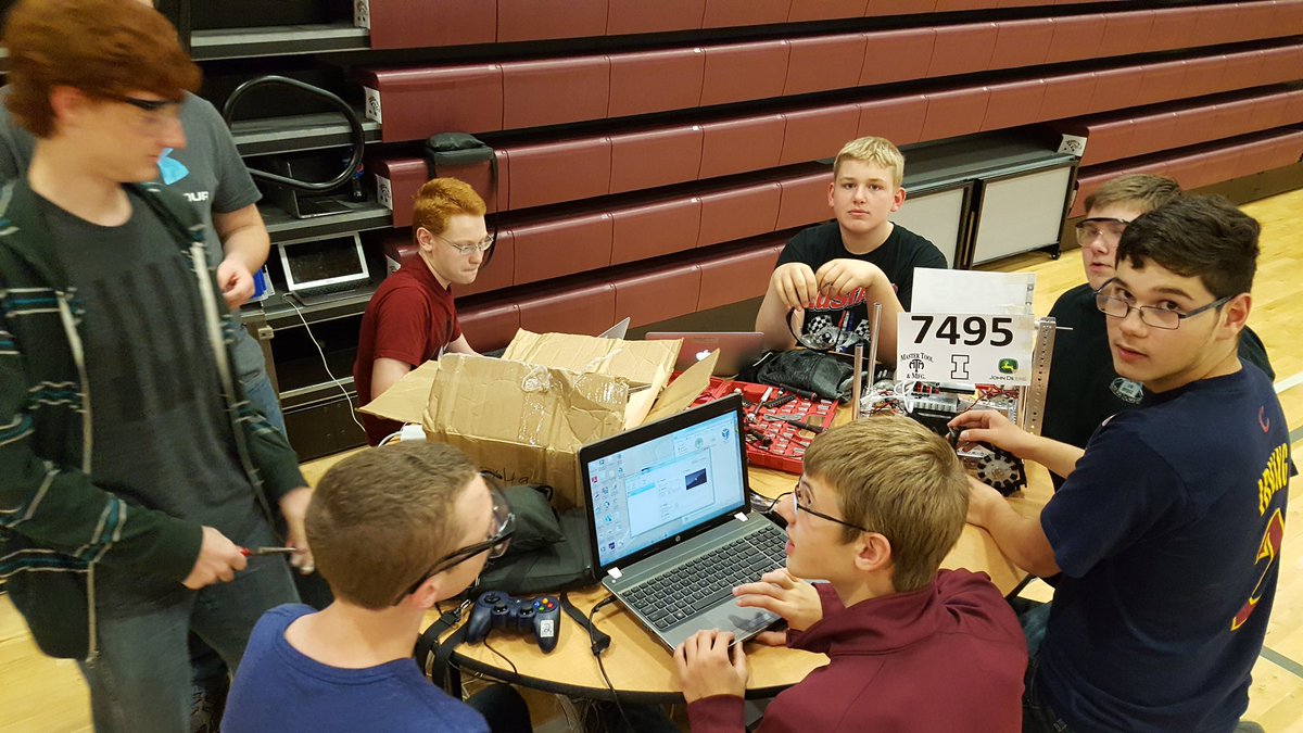 IndeeScience's tweet image. The Independence Robotics team was in action on Tuesday!