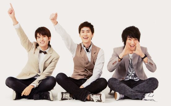 kyabeeeee__23's tweet photo. #KRY10thAnniversary 
#WaitingForRyeowook 
おめでとういつも癒しをありがとう💙3人で歌う姿が見られることを楽しみに待っています🎤 https://t.co/G22ATwnJnL
