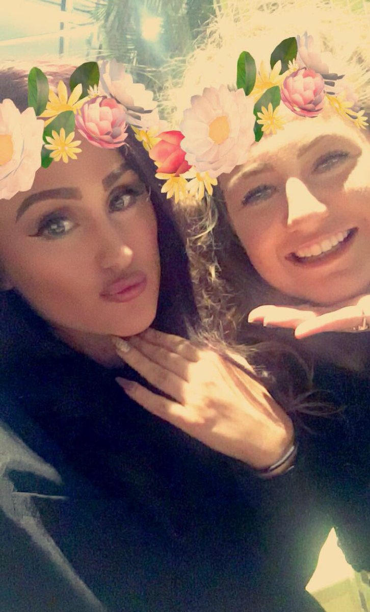 rhianyyy's tweet photo. Fabulous day with my faves yday 💕 https://t.co/0YPYjwYVlL