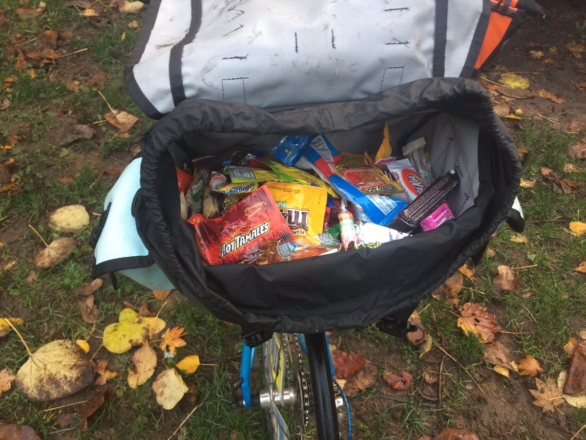 familyride's tweet photo. Brought Halloween candy to @epaccSEA -- modified trunk or treat with @SwiftIndustries large Zeitgeist (easily holds 200 pieces!) https://t.co/B9QjsUbCd9
