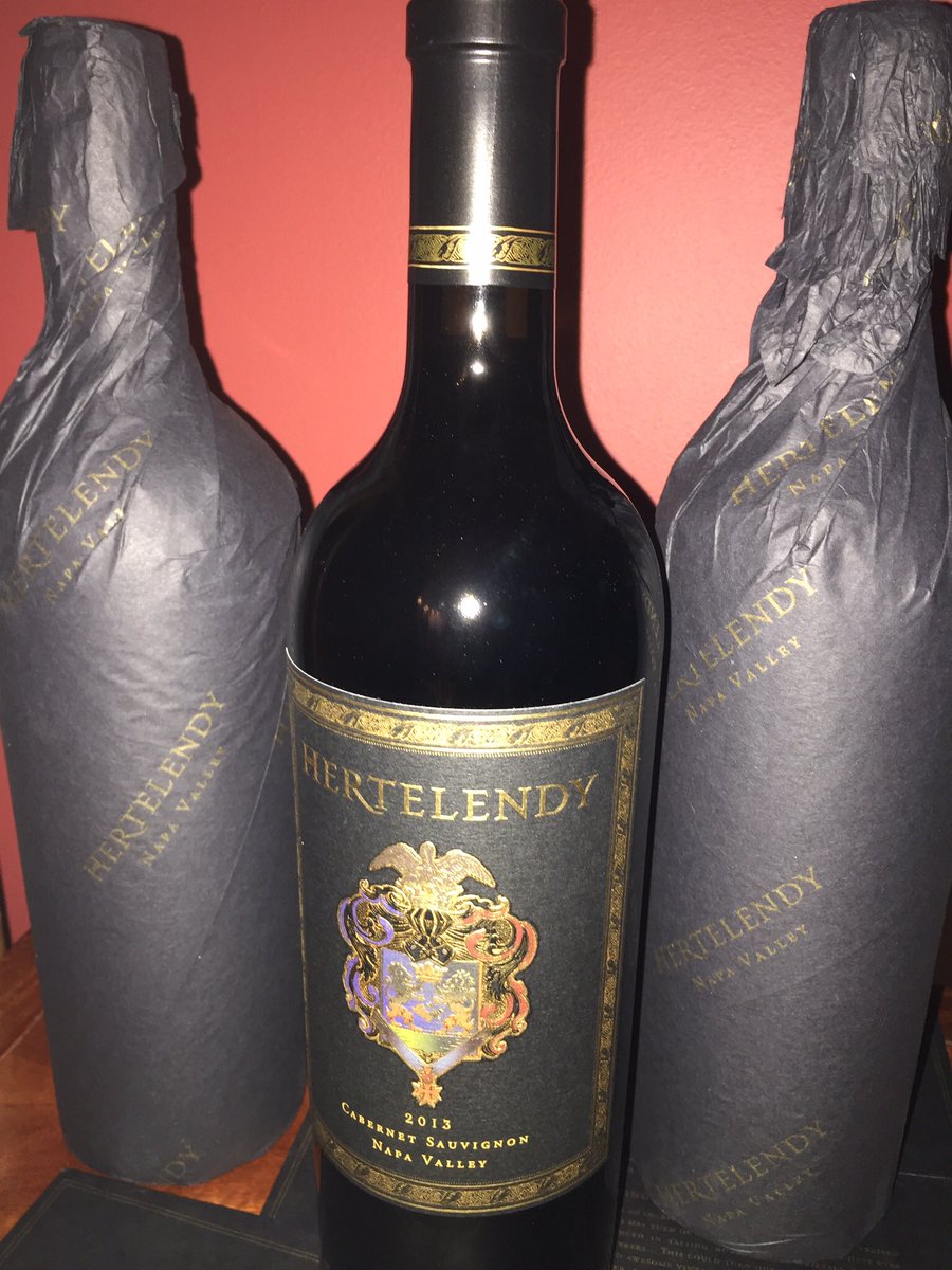 Love the elegant packaging! It's #FabFriday #Toasting with <a href="/HertelendyWine/">Hertelendy Vineyards</a> tonight! Cheers from #TeamWFFF