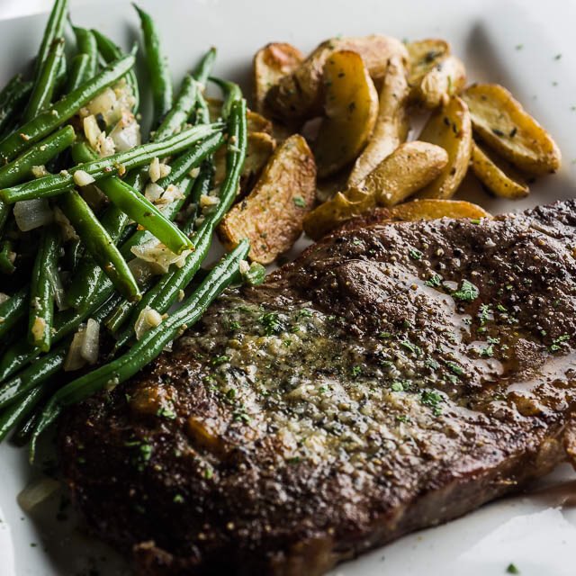 lasseignesbr's tweet photo. #Steak dinner on a Friday night? No brainer! Come check us out! #lasseignesbr #idigbr #tastelouisiana https://t.co/yKAggd84BE