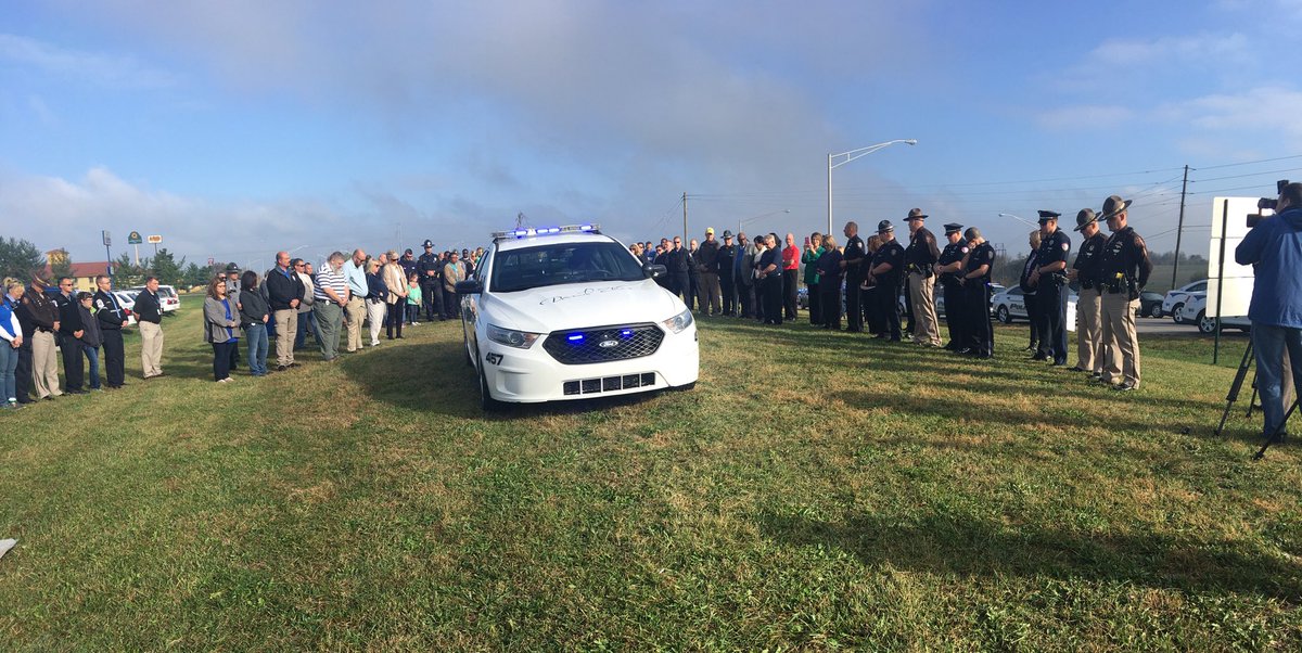 KYDOCJT's tweet photo. A moment of silence was held today in Richmond on the one year anniversary of RPD Officer Daniel Ellis' shooting. #RIP457 https://t.co/RvauPm1JXL