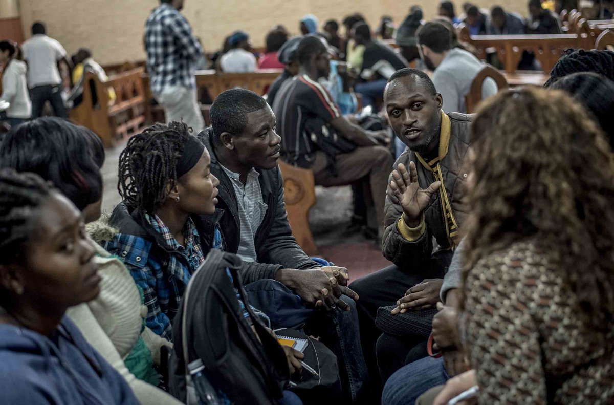 Los haitianos que llegan a Chile no son los más pobres y tienen estudios, pero acá aspiran a trabajar en lo que sea quepasa.cl/articulo/actua…