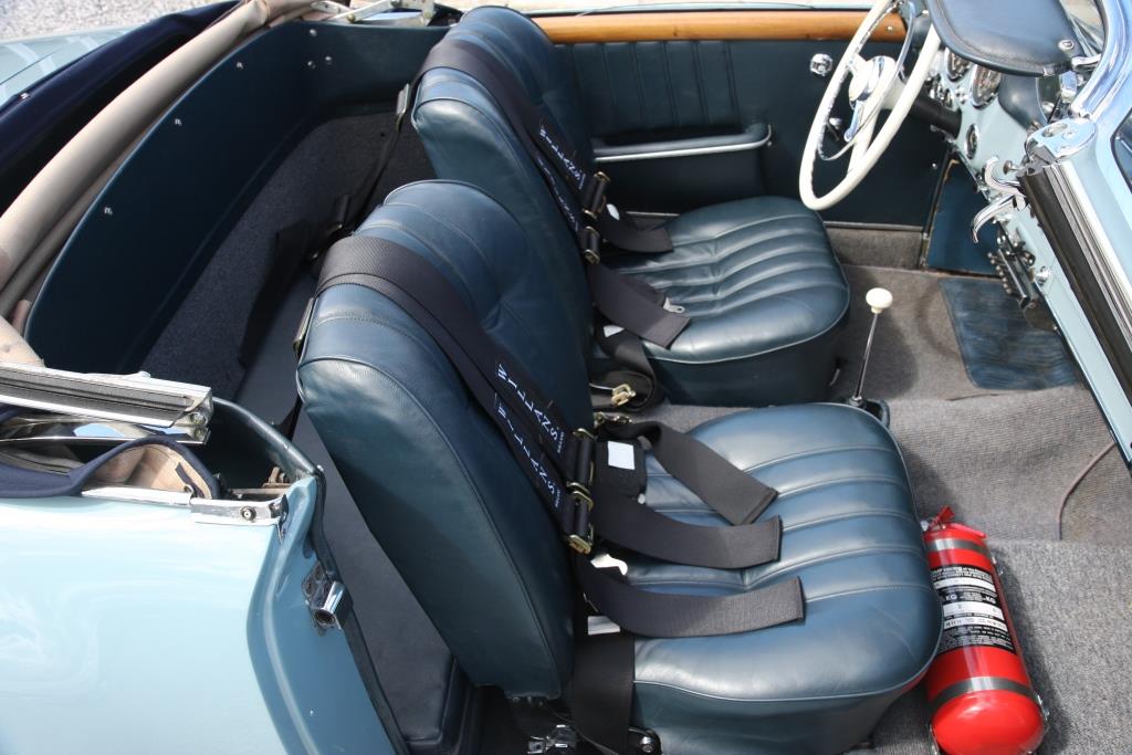 CheshireCar's tweet photo. Anyone going to the below event? Imagine driving a 190SL there? @heroeventseu #mercedesbenz #heroevents
Read more: https://t.co/WNnGiAdyk5 https://t.co/Xsh6cPnILA