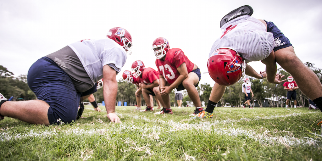 FlaHSFootball's tweet photo. Practice makes perfect for @ManateeFB as they get ready to take on #Southeast tonight! #UNDENIABLEWeek with @UAFootball! #flhsfb https://t.co/gDyNFhjDSH
