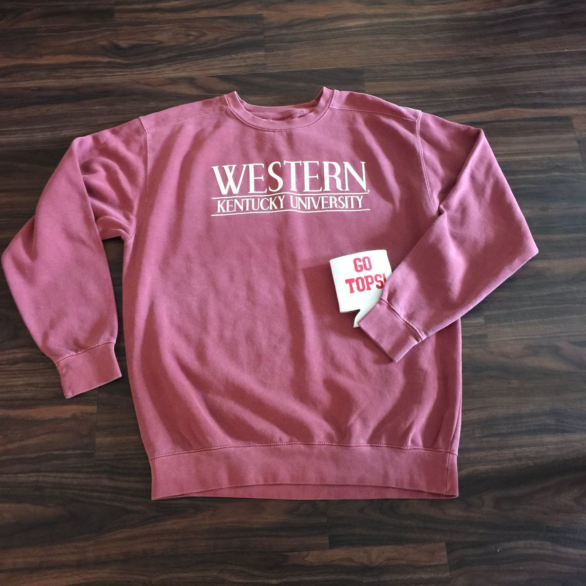 HilltopClubBG's tweet photo. It's #FootballFriday ! We are giving away 2 comfort colors sweatshirts today! RT and Follow for a chance to win! Winner announced TODAY 11/4 https://t.co/jTzFT12uxd
