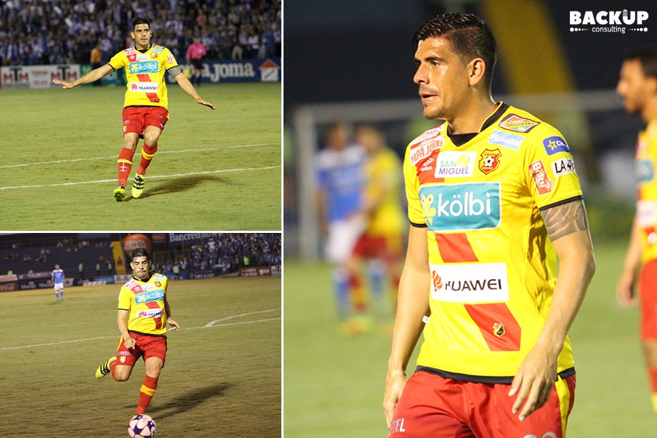 BackUp_CR's tweet photo. @JhonnyAcosta03 lo da todo en la cancha para defender la camiseta del @csherediano1921 https://t.co/493vlSD8HD