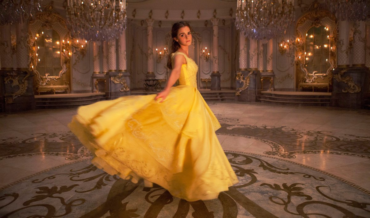 DisneyStudiosLA's tweet photo. ¡Las primeras imágenes de la nueva versión de #LaBellaYLaBestia! 🌹✨ Descúbrelas todas en https://t.co/OTiVzon1d3 https://t.co/FAb0hpS1ui