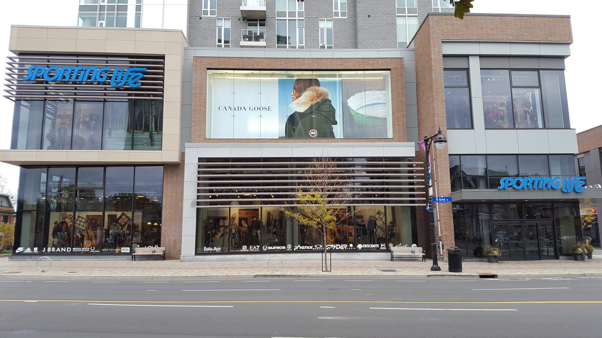 TotalSignsCa's tweet image. See whats new @sportinglifecan New winter Canada Goose exterior billboards installed by @TotalSignsCa