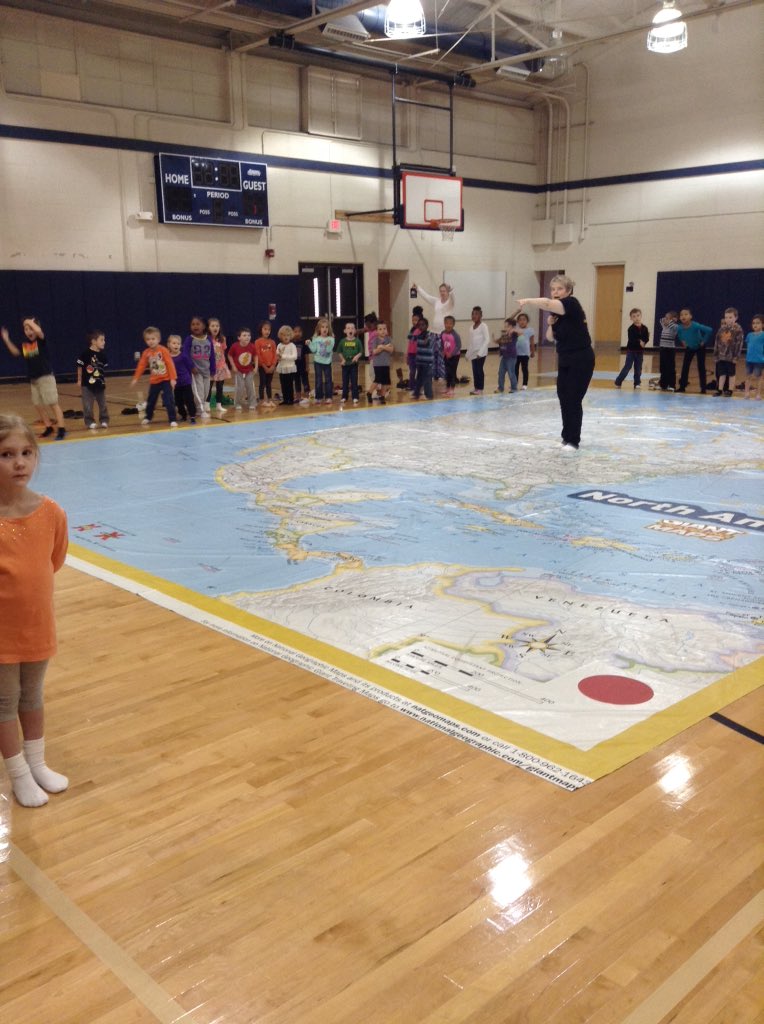FCSchoolsNC's tweet photo. Kindergarten showing North, South, East, and West by turning the right direction! #LivefromFCS @EdwardBestFCS https://t.co/clQtZXK4zm