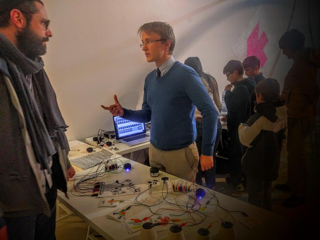 Futur.e.s tweet media