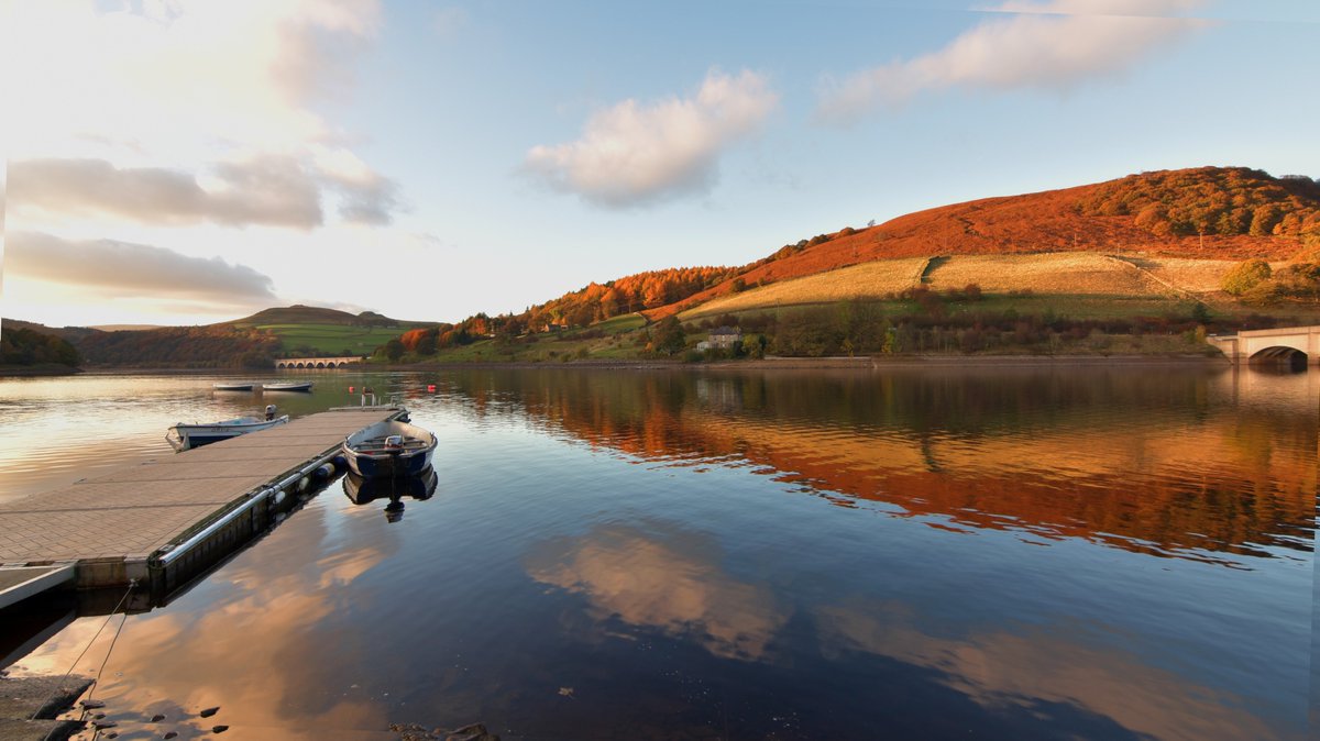 MsProtrekker's tweet image. An autumnal shot over ladybower on tuesday, thanks Mike Smith