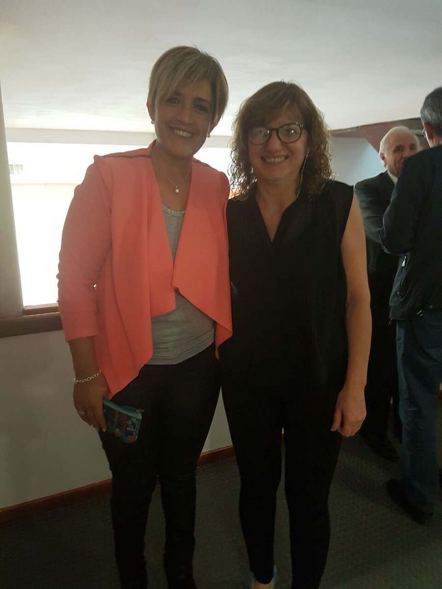 naticonteok's tweet photo. Durante la sesión dialogué un ratito con la legisladora Viviana Germanier. https://t.co/B8mvnUpijP