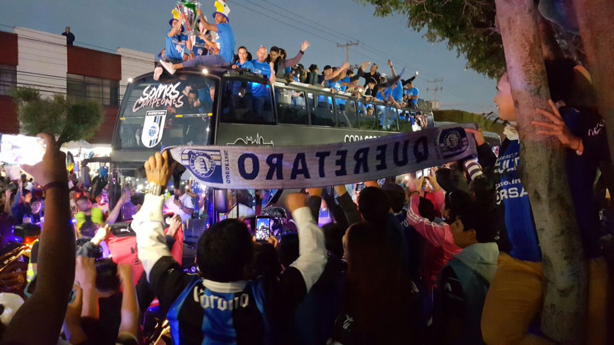 Ericsalasg's tweet photo. Celebrando el triunfo de @Club_Queretaro en la Copa MX ¡Llenamos la cancha de sueños! https://t.co/Hgtf4qx979