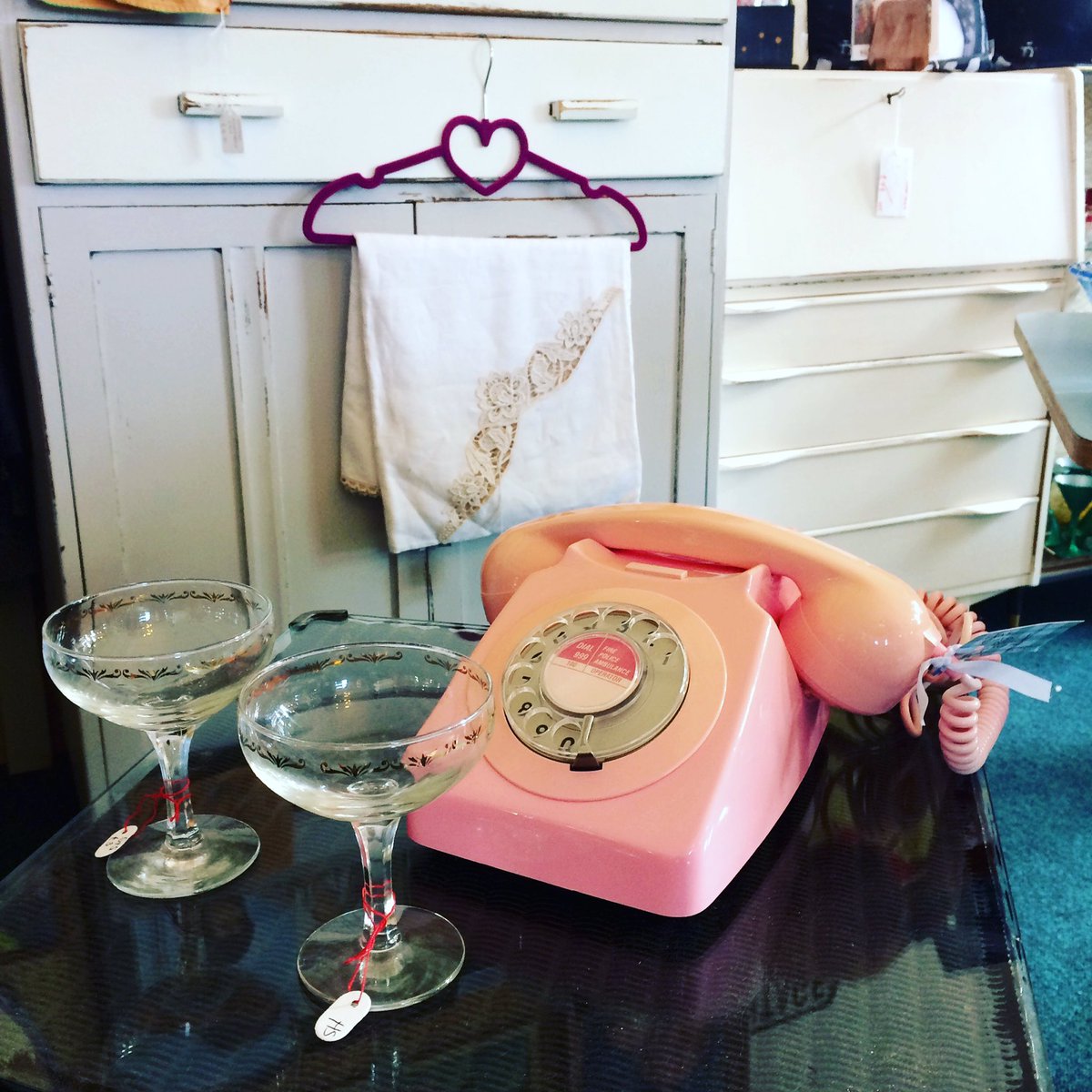 Move over, darling... vintage #lloydloom cabinet #pinktelephone #vintagechampagneglasses