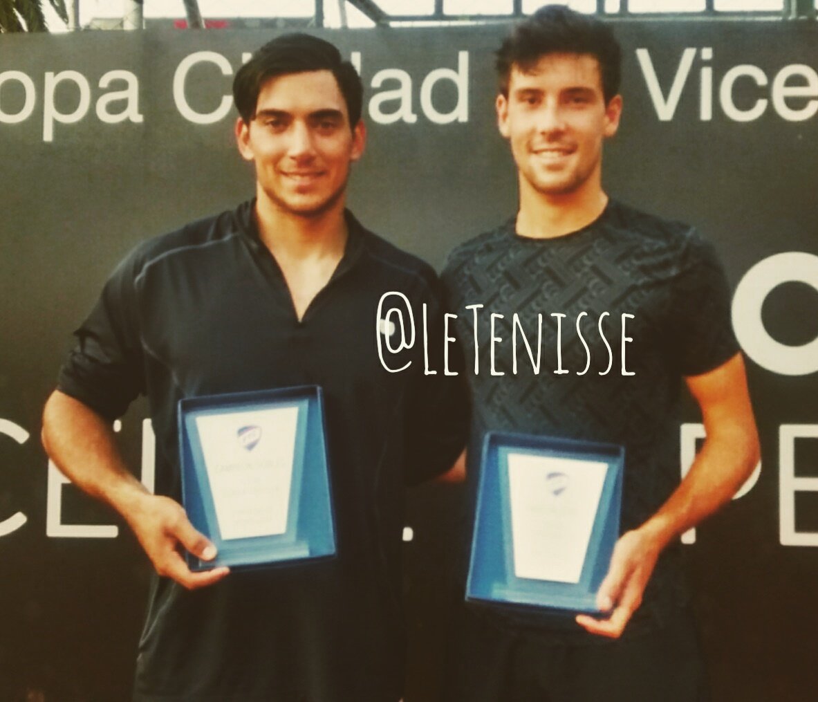 LeTenisse's tweet photo. La fotillo de ocasión con Juani y el Conde, campeones en dobles. #FutureFlorida https://t.co/794a9xYslb