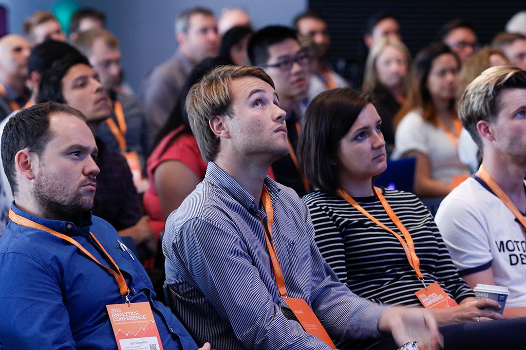 LovesData's tweet image. Show and share – Australian Broadcasting Corporation's apps dev team lead Michael Yates @michaelyates new side of data #2016AC