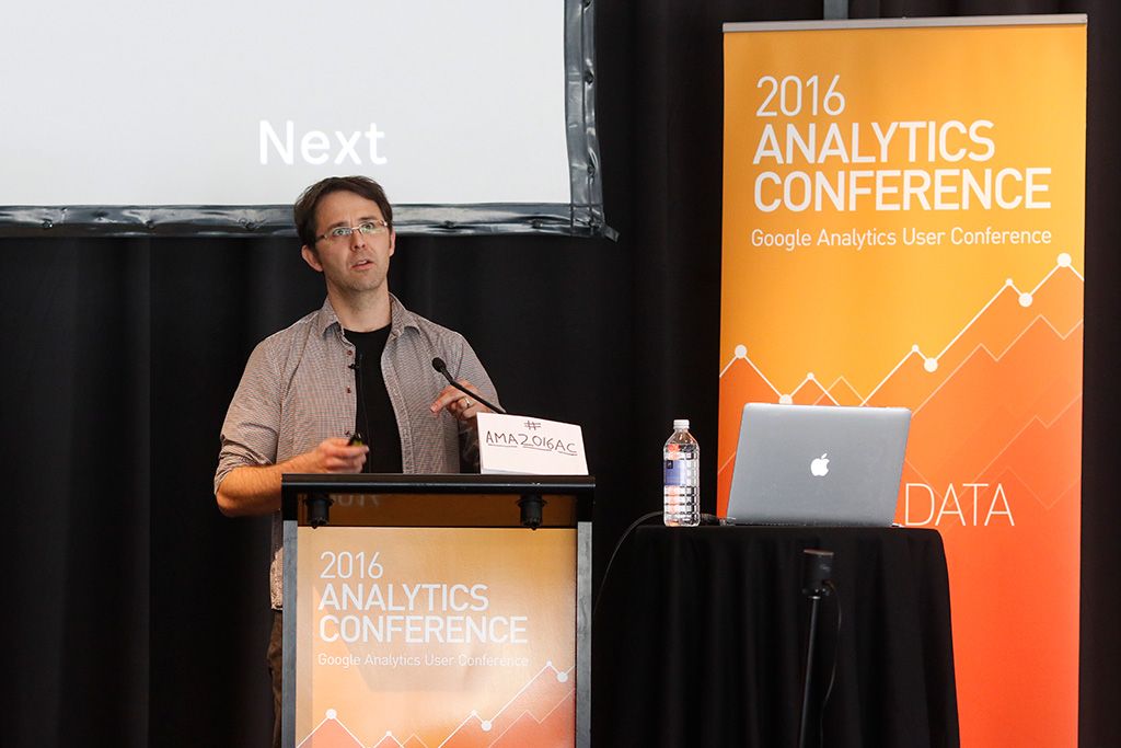 LovesData's tweet image. Show and share – Australian Broadcasting Corporation's apps dev team lead Michael Yates @michaelyates new side of data #2016AC