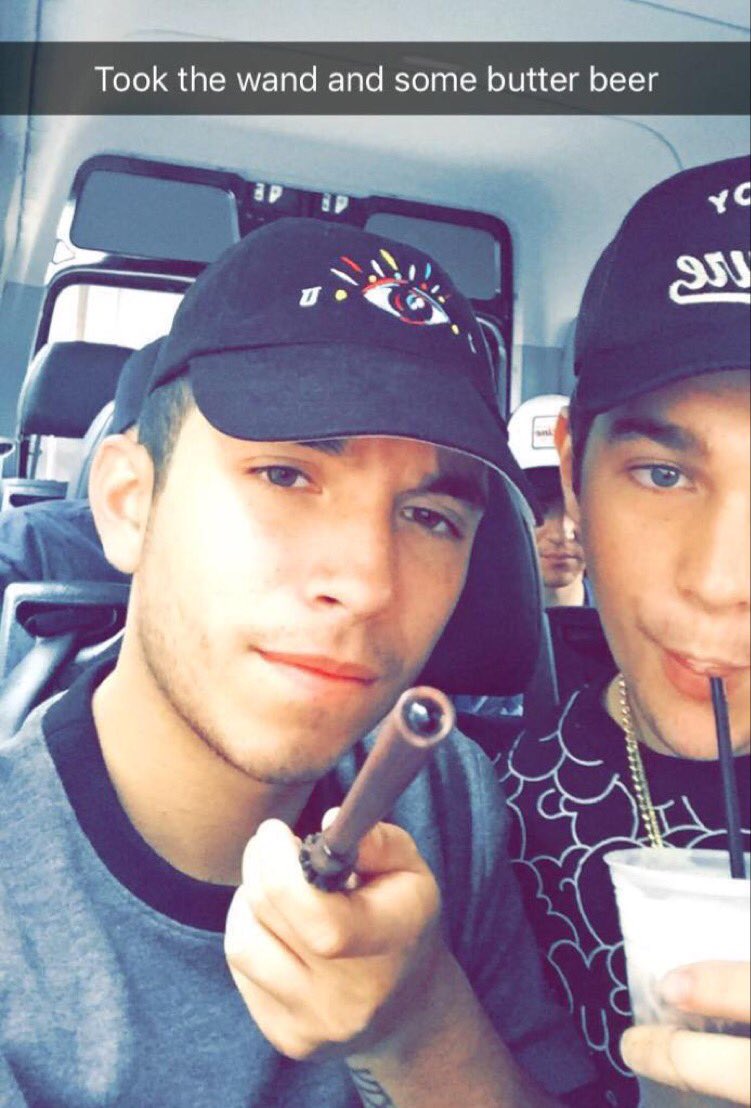 trippieejackie's tweet photo. the dads #StreamDoItRight https://t.co/kpQZG8Tlpy