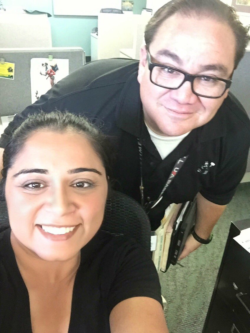 QueenGuggly's tweet photo. When u work with Top pest Control specialist in the nation @Tmxamart55 #itsallsmiles #teamwork #100kclub💰. He sells I bill !! 🐭🎩🔨💸💸🐜🕷👍🏼 https://t.co/eYQqnDG4wb