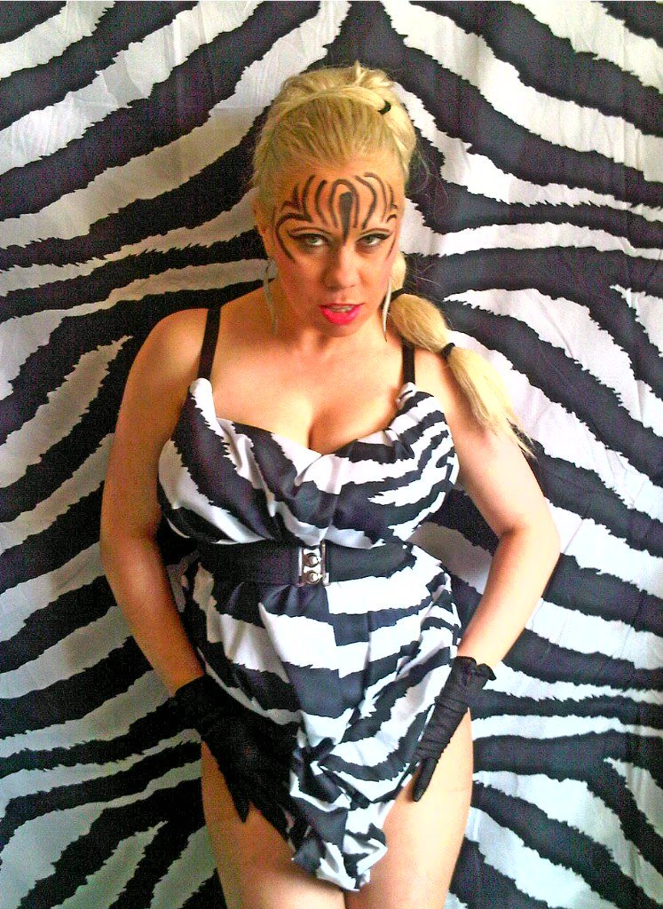 Fran_TheModel's tweet photo. #FridayPhotos #PhotoFlashback #WildZebra #shooting https://t.co/NPAqWF8fiq