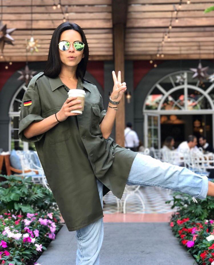 inna_ro's tweet photo. #TGIF❤️ https://t.co/PfCIvJroAU