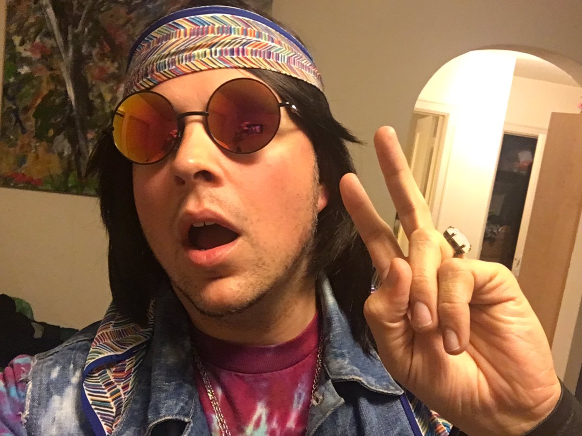smbeaudoin's tweet photo. Getting in the spirit for this Sunday's @phameacademy #phamesparkle gala - feeling the hippie vibe! https://t.co/lCIFuSR7K1